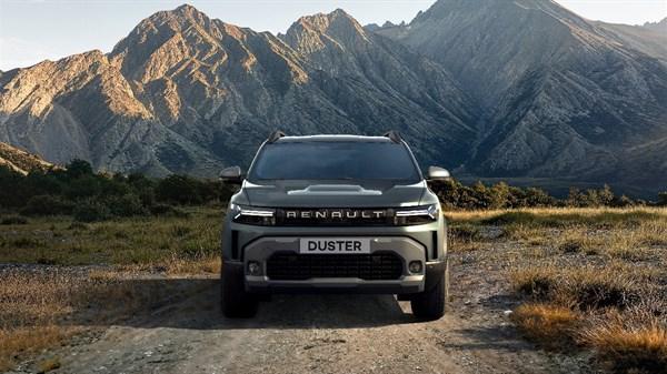Renault Duster - bold front grille with Renault lettering
