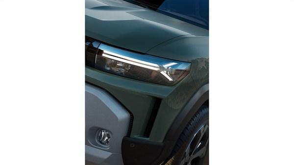Renault Duster - graphic LED front and rear light signature 