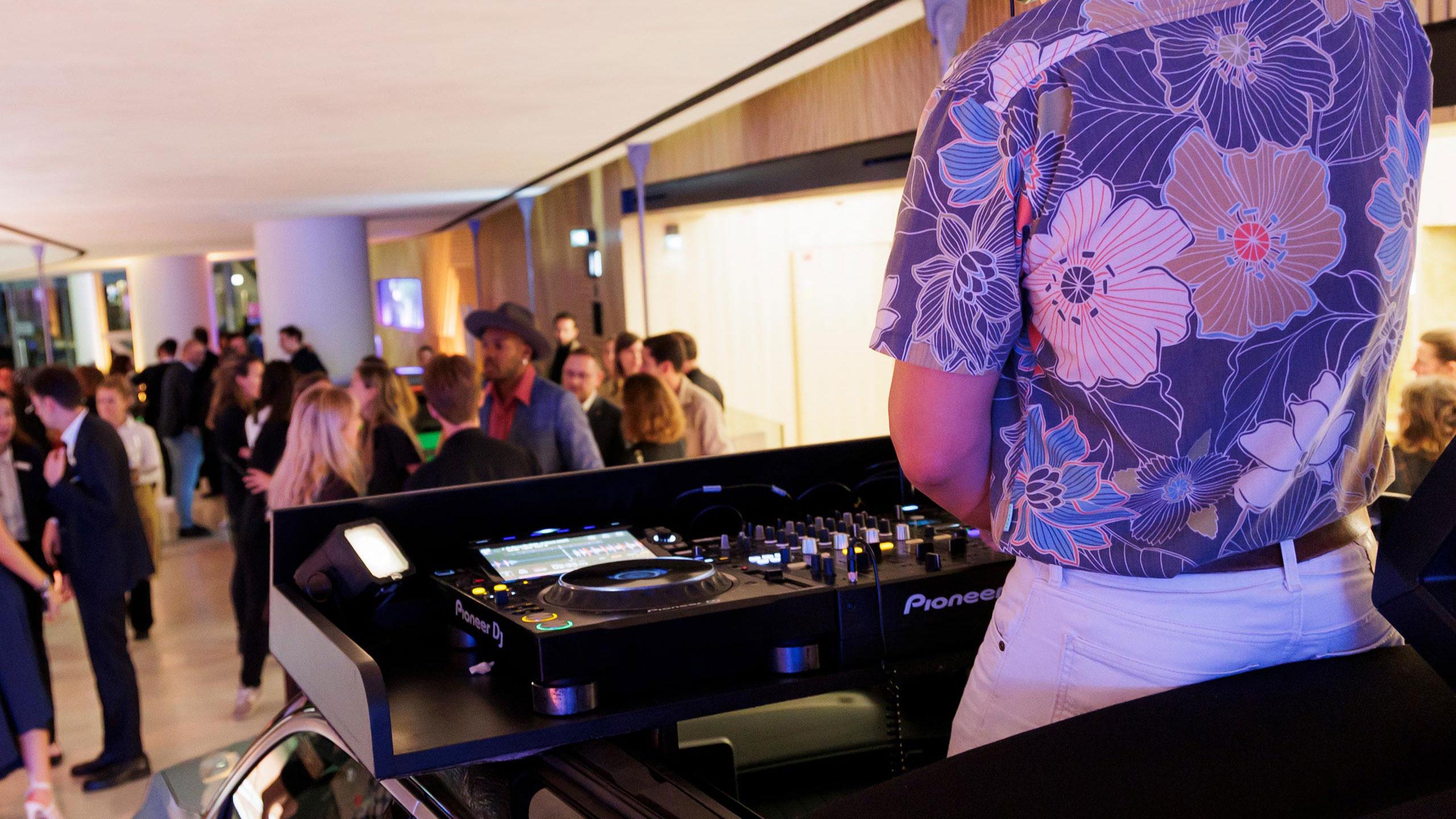 Renault Marca - electro pop