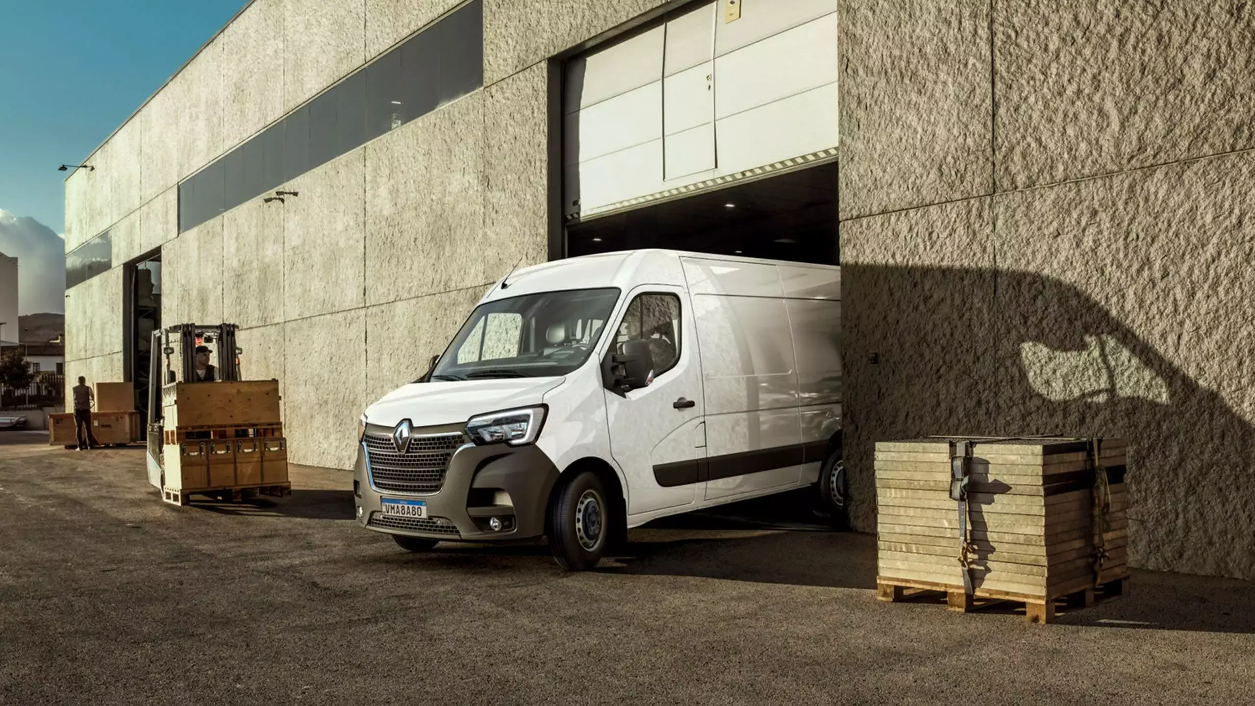 Renault Master van exterior